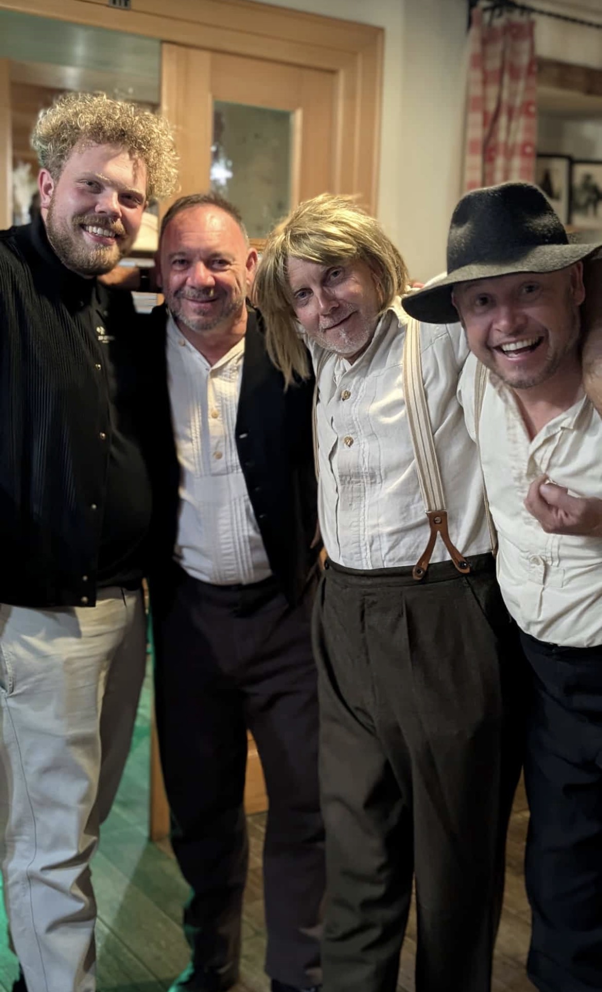 Johannes "Lotto-Otto" Berzl, bekannt aus den Eberhofer-Krimis, München Mord und diversen Kinofilmen, hat Woidbluad Backstage besucht.